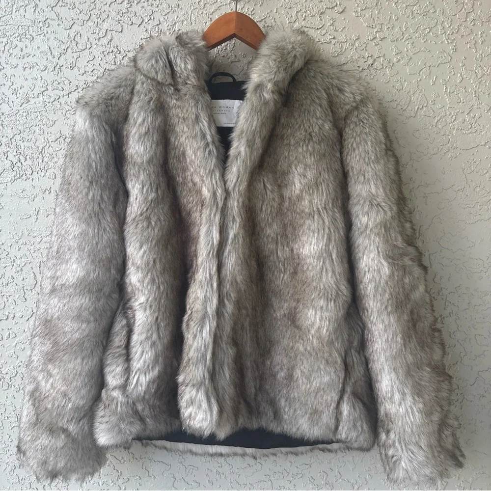 Zara Faux Fur Hooded Jacket Women’s XS Gray Taupe Plush Winter Coat - Picture 2 of 8